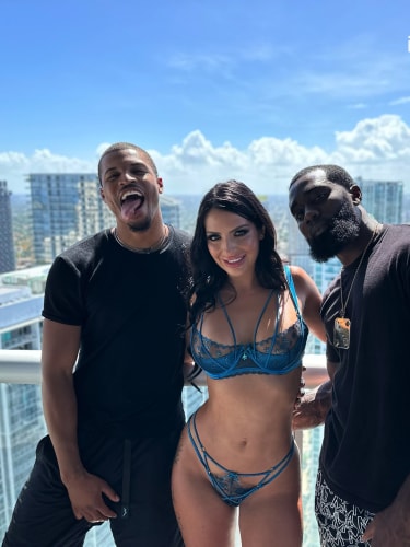 Captured S3E5 Alexa Payne and Rocket Powers with Ace Bigs